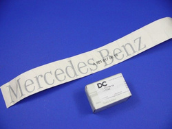 Oznakowanie "Mercedes-Benz"  szary