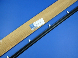 Listwa uszczelniająca dolna drzwi przednich lewych  W 210 od  10/99