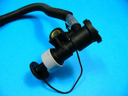 Przewód paliwowy z zaworem W 163 W 203 C 209 W 210 2.2 i 2.7 CDi  JEEP  2.7 CRD 