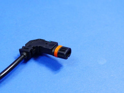 Czujnik  ABS przód  X 204 W 204