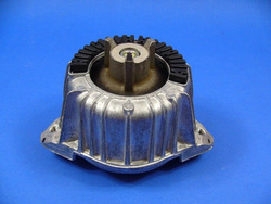 Poduszka silnika lewa  W 204  W 212  W 218