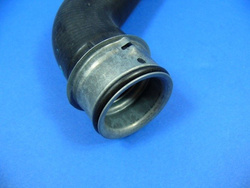 Przewód gumowy  dolny prawy  chłodnica SPRINTER 906 , 907