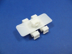 Klamra / spinka listwy zewnętrznej W 202 W 203 W 210 W 211 W 220 VITO 638,639