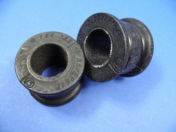 Wew. tuleja stabilizatora przód  W 124 28 mm