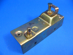 Zamek ryglujacy drzwi tylnych lewych   LT    SPRINTER 901- 904   