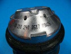 Poduszka lewa  silnika W 202 W 210