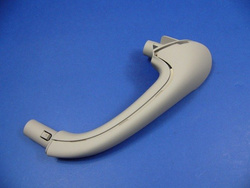 Uchwyt zamykania wew. lewy drzwi przednich W 203