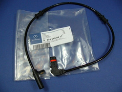 Czujnik  ABS przód    W 171 W 203 W 209 