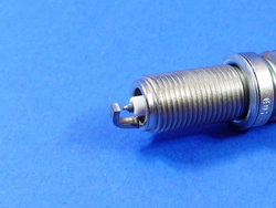 Świeca zapłonowa OM 271 .. KE 18   W 171 W 203 W 204 W 209  W 211 W 230 