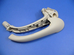 Uchwyt zamykania wew. lewy drzwi przednich W 203