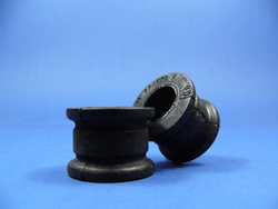 Wew. tuleja stabilizatora przód  W 124 28 mm