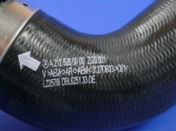 Przewód inetrcoolera dolny  lewy   W 204 W 207 W 212 W 218   