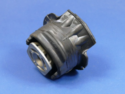 Tuleja belki tylnej - tylna  W 220   W 215